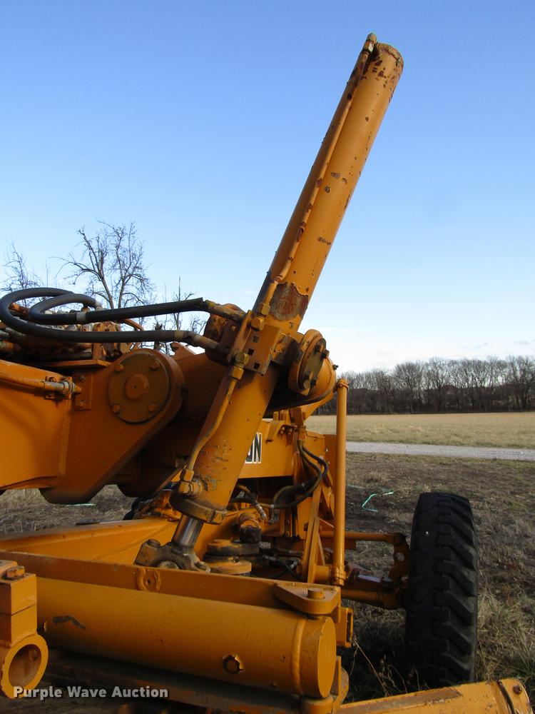 image for item DB6998 1988 Champion 710A motor grader