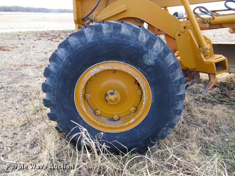image for item DB6998 1988 Champion 710A motor grader