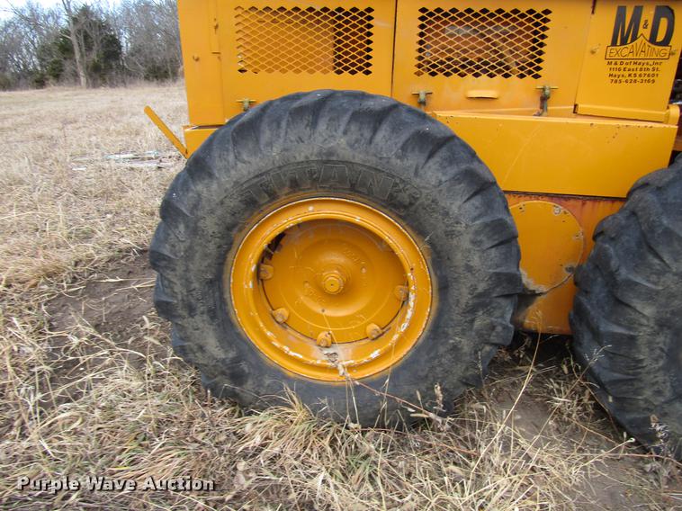 image for item DB6998 1988 Champion 710A motor grader