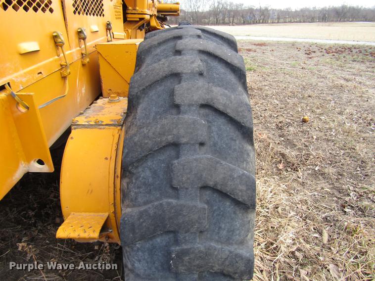 image for item DB6998 1988 Champion 710A motor grader