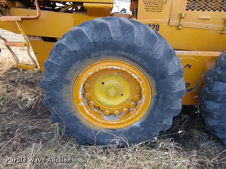 image for item DB6998 1988 Champion 710A motor grader