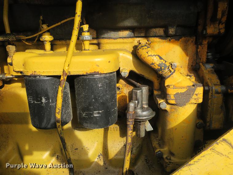 image for item DB8926 1984 John Deere 755A track loader