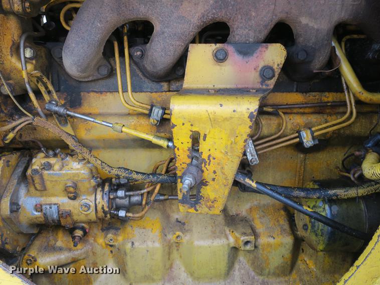 image for item DB8926 1984 John Deere 755A track loader