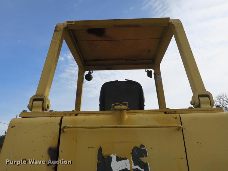 image for item DB8926 1984 John Deere 755A track loader