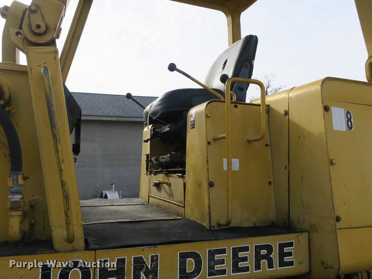 image for item DB8926 1984 John Deere 755A track loader