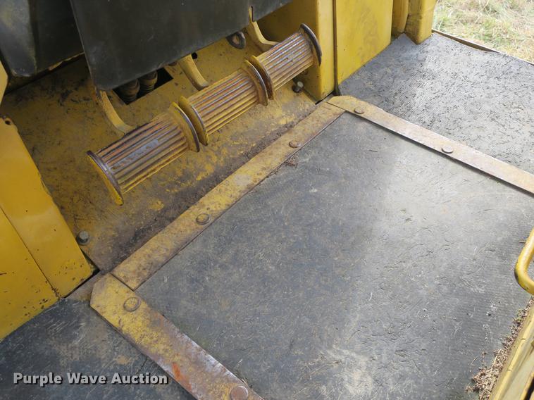 image for item DB8926 1984 John Deere 755A track loader