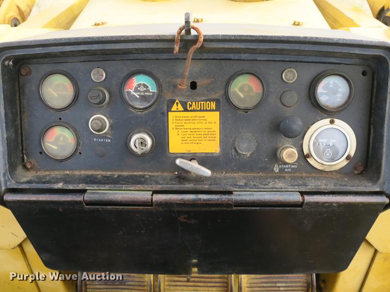 image for item DB8926 1984 John Deere 755A track loader