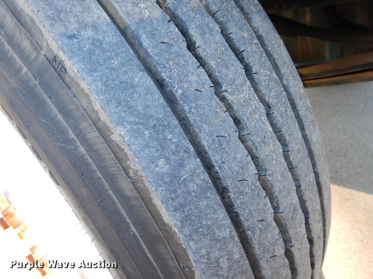 image for item DC0179 2005 International 4300 digger derrick truck