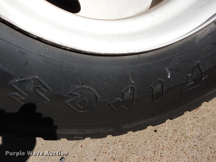 image for item DC0179 2005 International 4300 digger derrick truck