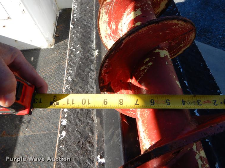 image for item DC0179 2005 International 4300 digger derrick truck