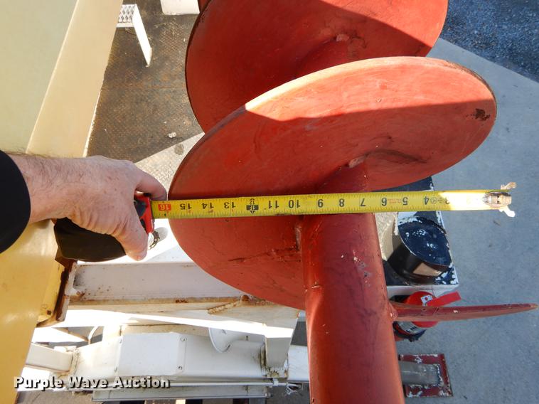 image for item DC0179 2005 International 4300 digger derrick truck