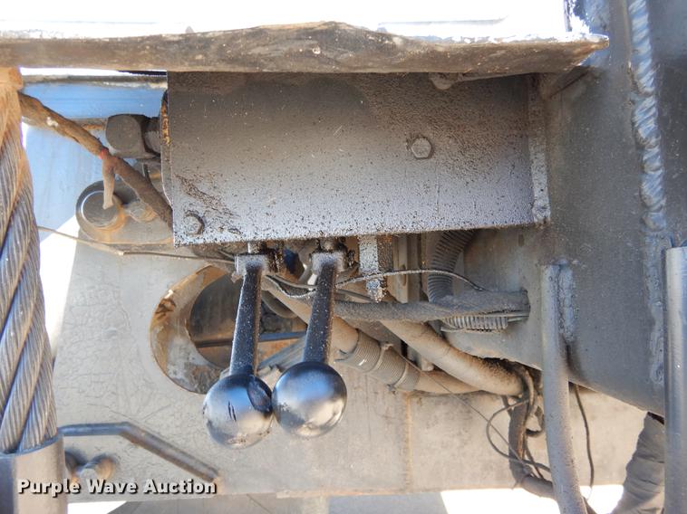 image for item DC0179 2005 International 4300 digger derrick truck