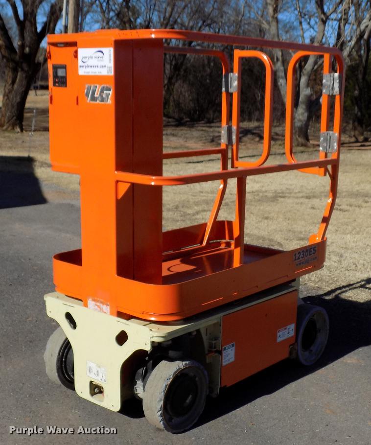 image for item DD3572 2010 JLG 1230ES scissor lift