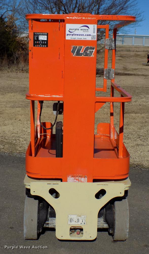 image for item DD3572 2010 JLG 1230ES scissor lift