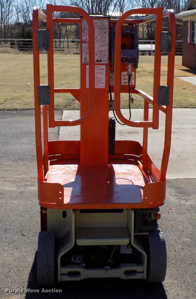 image for item DD3572 2010 JLG 1230ES scissor lift