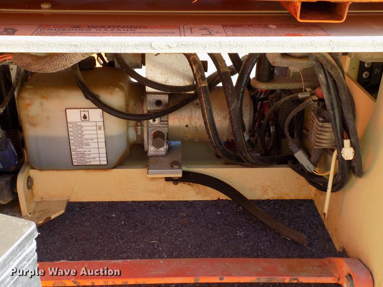 image for item DD3572 2010 JLG 1230ES scissor lift