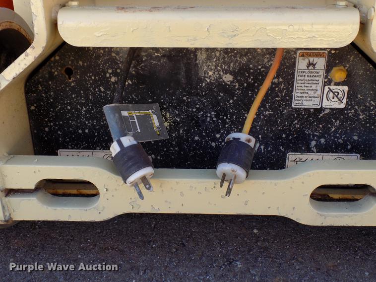 image for item DD3572 2010 JLG 1230ES scissor lift