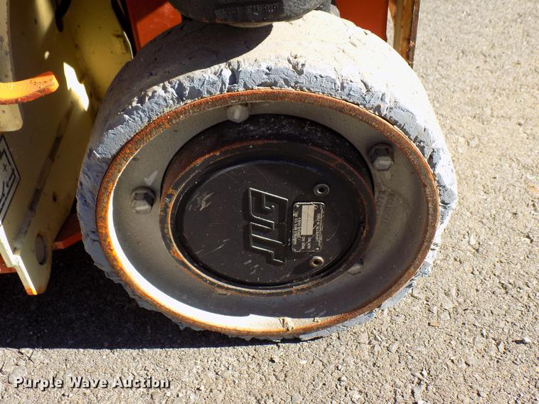 image for item DD3572 2010 JLG 1230ES scissor lift