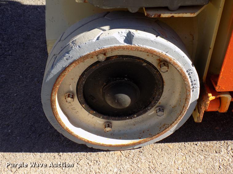 image for item DD3572 2010 JLG 1230ES scissor lift