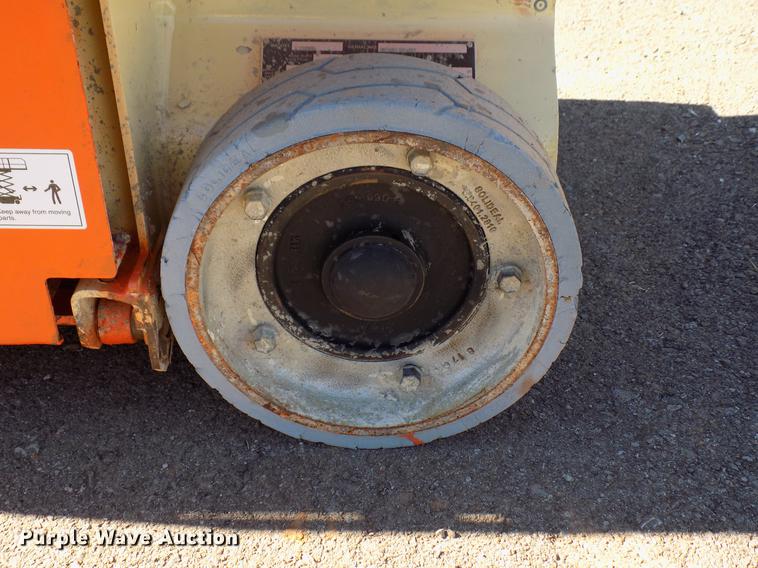 image for item DD3572 2010 JLG 1230ES scissor lift