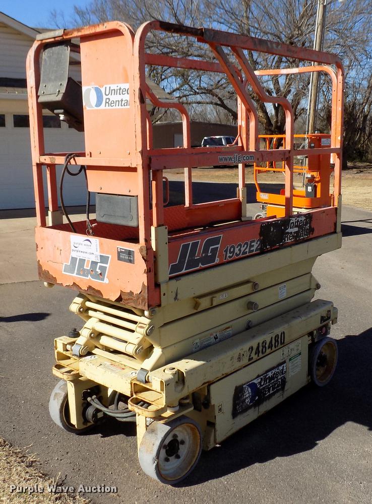image for item DD3573 JLG 1932E2 scissor lift