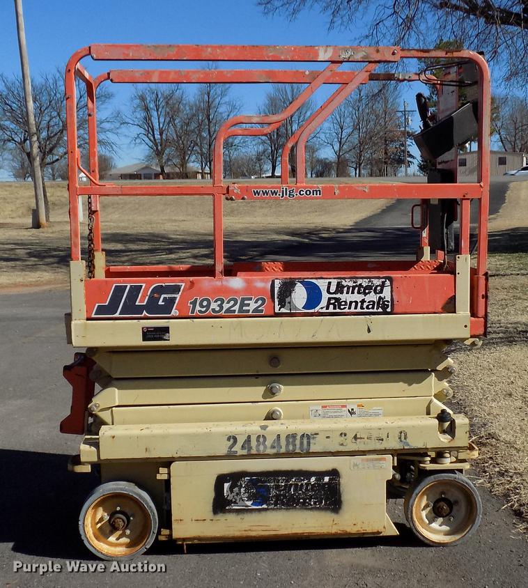 image for item DD3573 JLG 1932E2 scissor lift