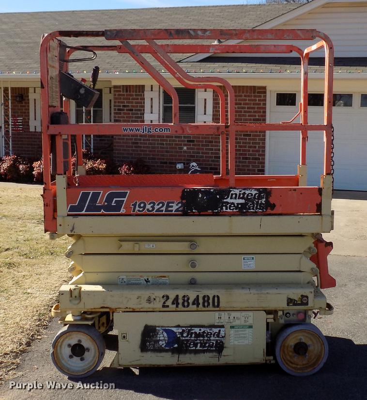 image for item DD3573 JLG 1932E2 scissor lift