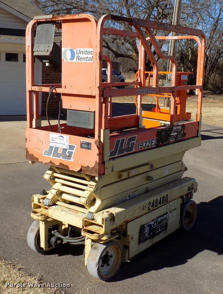 image for item DD3573 JLG 1932E2 scissor lift