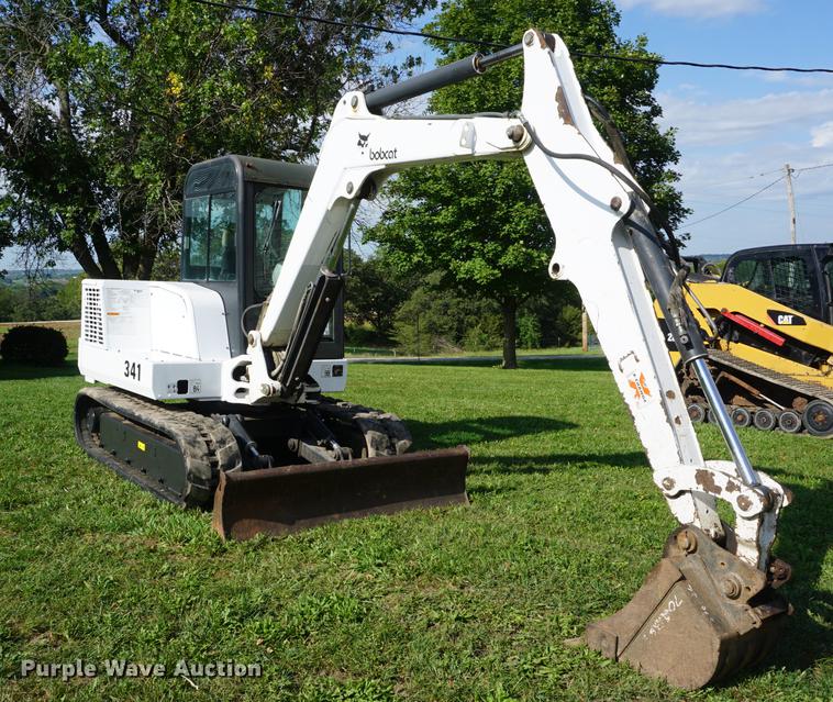 image for item DD6535 2000 Bobcat 341 mini excavator