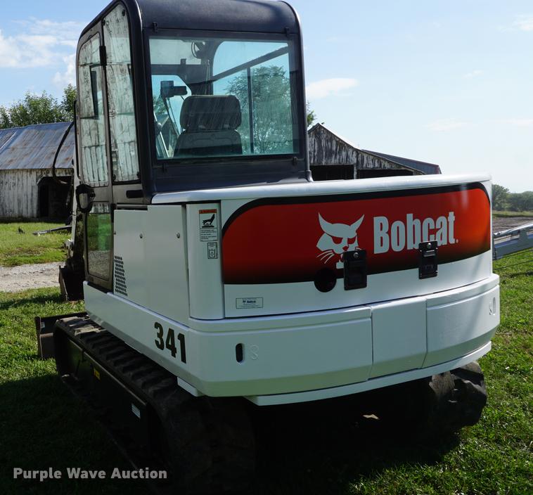 image for item DD6535 2000 Bobcat 341 mini excavator