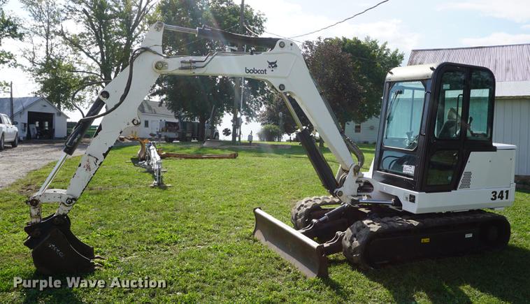 image for item DD6535 2000 Bobcat 341 mini excavator