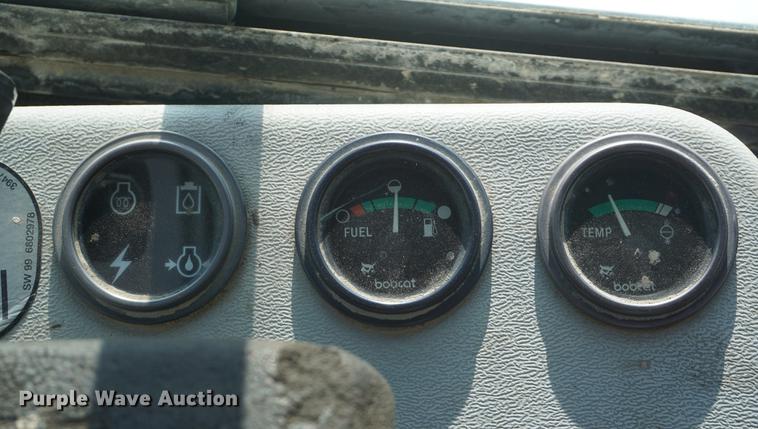 image for item DD6535 2000 Bobcat 341 mini excavator