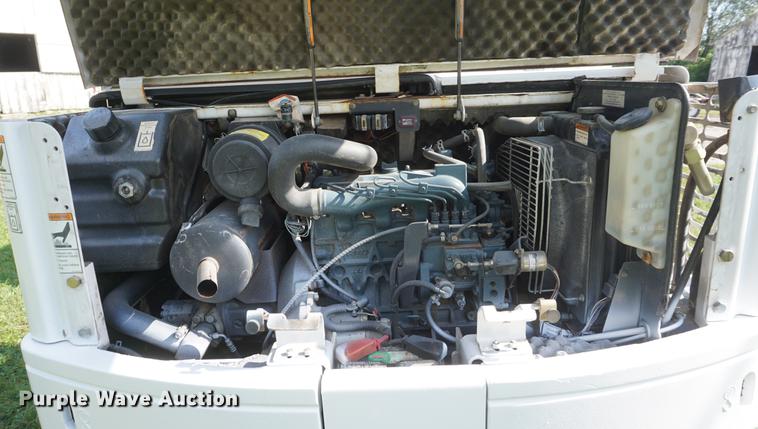 image for item DD6535 2000 Bobcat 341 mini excavator