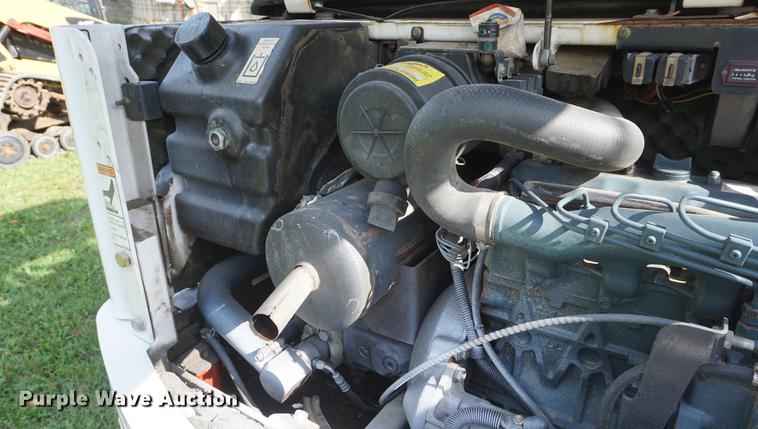 image for item DD6535 2000 Bobcat 341 mini excavator