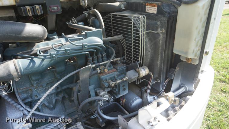 image for item DD6535 2000 Bobcat 341 mini excavator