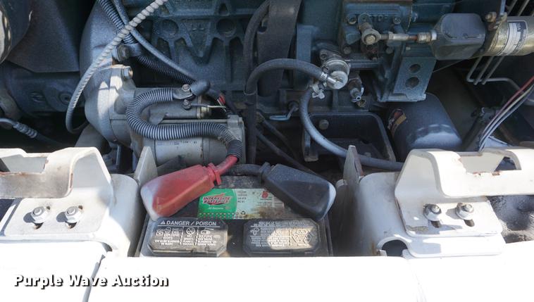 image for item DD6535 2000 Bobcat 341 mini excavator