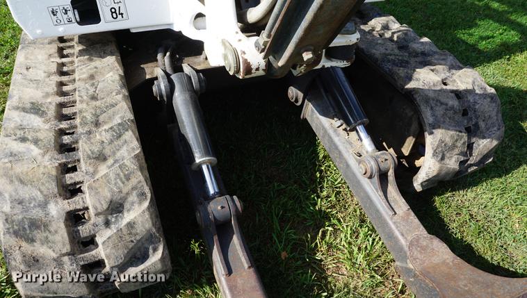 image for item DD6535 2000 Bobcat 341 mini excavator