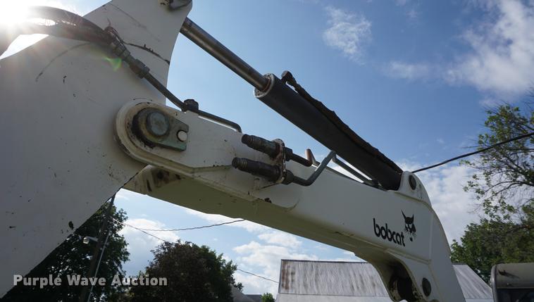 image for item DD6535 2000 Bobcat 341 mini excavator