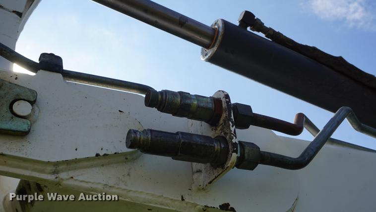 image for item DD6535 2000 Bobcat 341 mini excavator