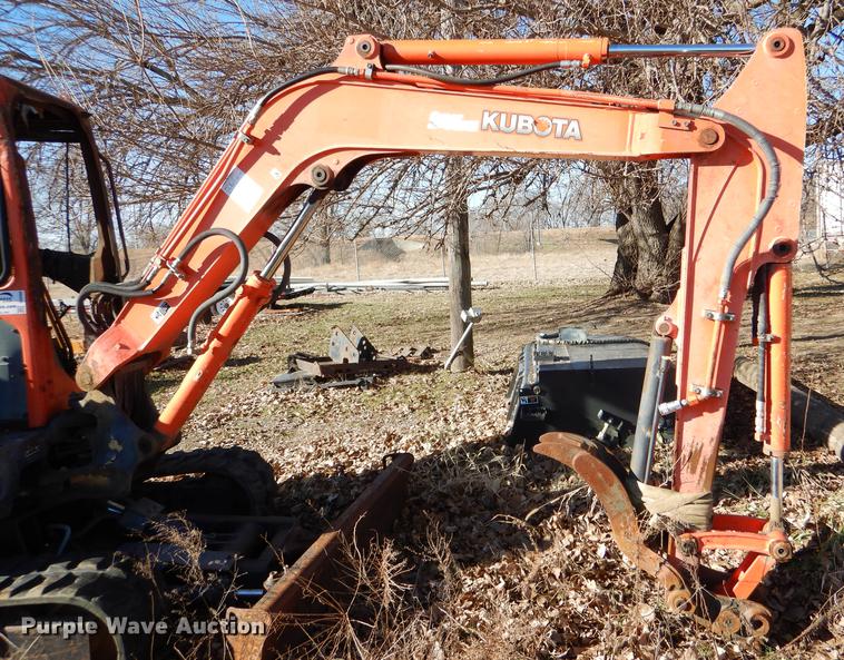 image for item DD8980 Kubota KX121-3 Super Series mini excavator