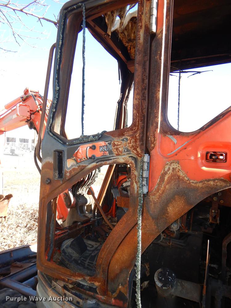 image for item DD8980 Kubota KX121-3 Super Series mini excavator