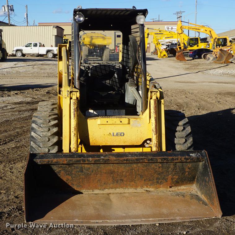 image for item DE3349 2006 Komatsu SK1020-5N skid steer