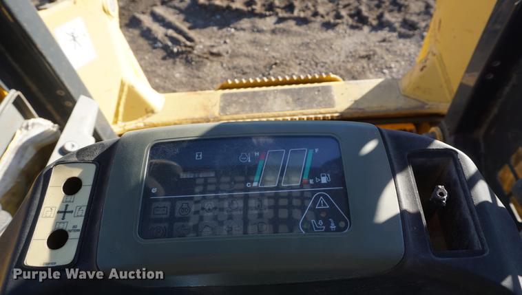 image for item DE3349 2006 Komatsu SK1020-5N skid steer