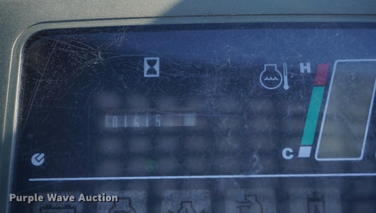 image for item DE3349 2006 Komatsu SK1020-5N skid steer