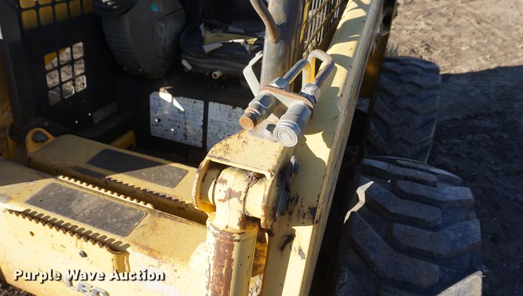 image for item DE3349 2006 Komatsu SK1020-5N skid steer