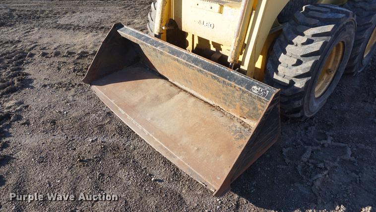 image for item DE3349 2006 Komatsu SK1020-5N skid steer