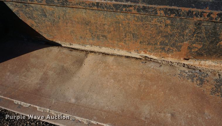 image for item DE3349 2006 Komatsu SK1020-5N skid steer