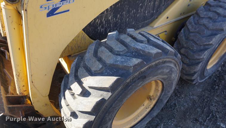image for item DE3349 2006 Komatsu SK1020-5N skid steer