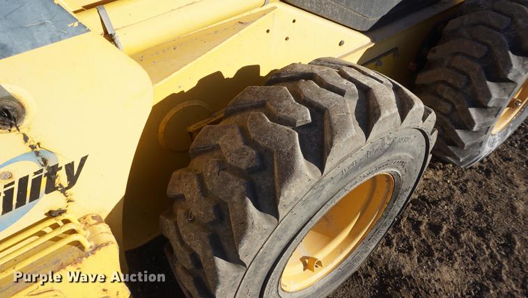 image for item DE3349 2006 Komatsu SK1020-5N skid steer