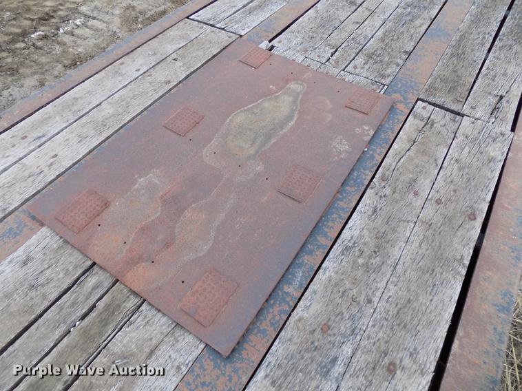 image for item DE7544 1993 Entyre lowboy equipment trailer